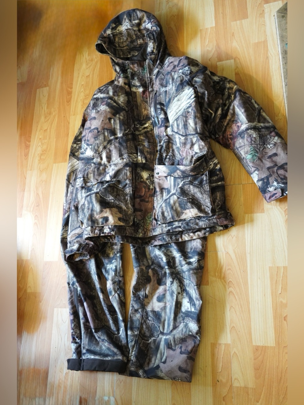 Columbia Mossy Oak Break-Up Infinity Camo Hunting Suit jacket(L) & pant(XL)